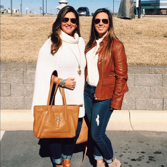 Meet your Posher, Mitzi - Picture 3 of 8